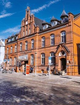 Denkmalgeschütztes Geschäfts- und Bürogebäude in Neumünster - Neumünster