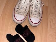 Getragene, riechende Converse Schuhe und Sneaker Socken - Rosenheim