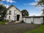 Modern, viel Platz & großzügiges Grundstück: Zweifamilienhaus mit Doppelgarage in Erwitte-Völlinghausen! - Erwitte