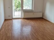 Perfekte Wohnung mit Wohlfühlcharakter, schönem Balkon und Tageslichtbad! - Döbeln