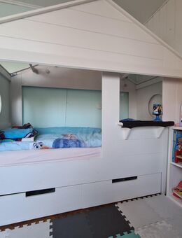 Hausbett Kinderbett 90×200 sehr guter Zustand, 290,-€ VB - Niederkassel