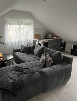 Helle 2-Zimmer Dachgeschosswohnung - 2022 saniert - Wiesloch