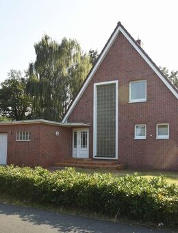 Großes Einfamilienhaus mit Wintergarten und zwei Garagen! - Westoverledingen