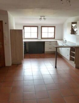 Stilvolle Wohnung mit 3 Zimmer, Wfl.109 qm, großer Balkon, Einbauküche, Bad mit Tageslichtfenster und Wanne - Bergtheim