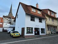 Mehrfamilienhaus als "Geldanlage", in 1988 komplett saniert und renoviert, Innenhof, PKW-Stellplatz - Hessisch Lichtenau