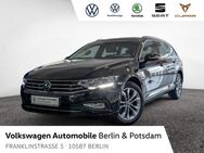 VW Passat Variant, 2.0 TSI Business, Jahr 2022 - Berlin