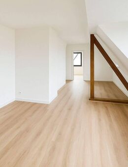 Renovierte 4,5-Zimmer Wohnung im Dachgeschoss - Bochum