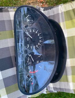Tacho von BMW e46 320d - Ottrau