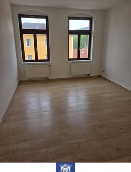 Freital-Deuben! WG-geeignete 2-Zimmerwohnung mit separater Küche in zentraler Lage! - Freital