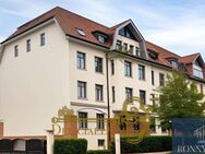 Ein Kuppelfenster über dem Bett in Marienthal, 3 Zimmer Eigentumswohnung in Zwickau zu verkaufen - Zwickau