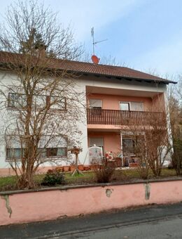 Einfamilien-Wohnhaus mit Einliegerwohnung - Burghaslach