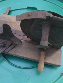 Antike Brotschneidemaschine - München Maxvorstadt