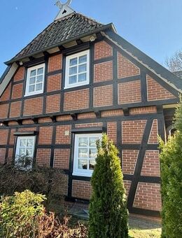 Gemütlichkeit pur - Fachwerkhaus mit Doppelgarage in Rosengarten-Nenndorf!! - Rosengarten (Niedersachsen)