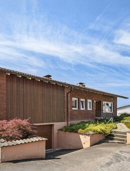 Großzügiges Einfamilienhaus mit Einliegerwohnung in gefragter Lage von Hungen! - Hungen