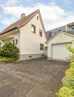 Selten am Markt: Gepflegtes Einfamilienhaus in begehrter Lage von Schloß Holte-Stukenbrock - Schloß Holte-Stukenbrock