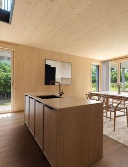 Bezugsbereiter Neubau: Nachhaltige Villen-Hälfte mit edler Design-Ausstattung - Seeshaupt