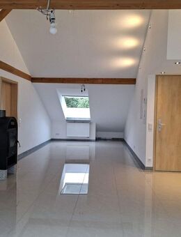 Helle 2,5 Zimmer Dachgeschosswohnung in Albershausen **ohne Makler** - Albershausen