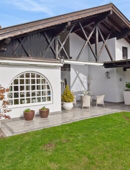 "Haus im Haus" - Stilvoller Wohntraum mit privatem Garten - Grünwald