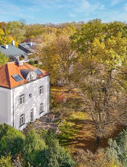 Exzellent sanierte Familien-Villa mit parkähnlichem Traumgarten - München