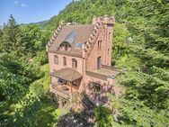 Eberbach-Liebhaberobjekt: Herrschaftliches Anwesen in englischer Tudor-Architektur - Eberbach