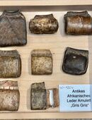 Gris Gris Sammlung 8 antike Leder Talisman Amulett Afrika in 50672