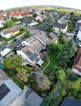 Ihr neues Zuhause ist jetzt greifbarer denn je! Exklusives Architektenhaus mit Galerie, Pool und ELW - Münster (Hessen)