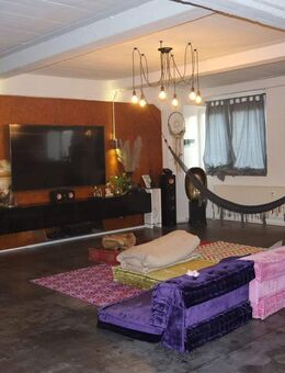 Das ultimative "Live & Work" Paket: 220 m² Design-Loft mit Sauna + optionale Hallen/Lagerflächen - Dietenhofen