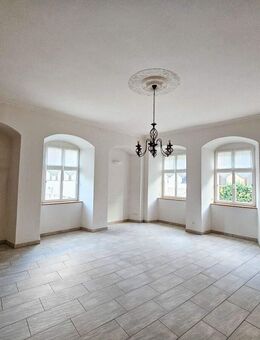 Wohnen mit Blick auf's Schloss - traumhafte Wohnung am Markt in Schwarzenberg! - Schwarzenberg (Erzgebirge)