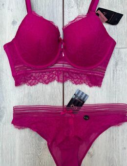 BH- Set von Hunkemöller Gr. 80E/40 pink mit Spitze - Vechta