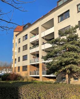 Eigennutzer aufgepasst! 2-Raum-Wohnung mit Balkon und Garage, nur 700 m zum Kulkwitzer See"