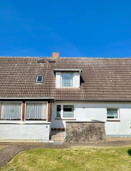 Ländlicher Charme trifft Ostseenähe - ehemaliges Siedlerhaus mit großem Grundstück und Ausbaupotential - Kalkhorst