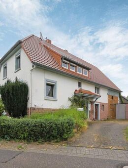 Sanierungsbedürftiges Wohnhaus mit Charme und großem Grundstück - Ettlingen