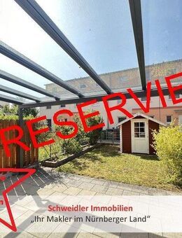 Familienglück inklusive 2 Garagen!!! Sonniges Reihenhaus mit 5 Zimmern und Dachterrasse in Feucht - Feucht