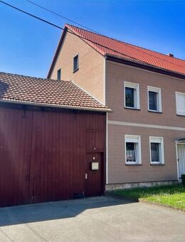 Zweifamilienhaus mit großzügigem Grundstück und moderner Technik - Urleben