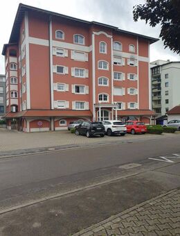 Exklusive geräumige Familienwohnung in Stadtvilla mit Loggia - Waldshut-Tiengen