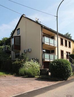 RESERVIERT Schwalbach-Hülzweiler_Auf den Punkt_Renoviertes Zweifamilienhaus in zentraler ruhiger Lage! - Schwalbach
