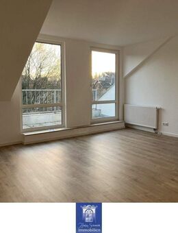 Heimelige, frisch sanierte Singlewohnung mit Balkon im Dachgeschoss! Erstbezug! - Bischofswerda