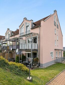 Attraktive 4-Zimmer-Maisonette-Wohnung mit ca. 80 m² Wohnfläche in ruhiger Lage in Wackersdorf - Wackersdorf