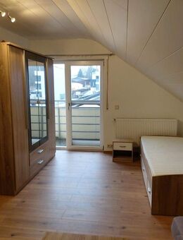 Schönes und gemütliches Apartment mit Balkon und Einbauküche - Karlsbad