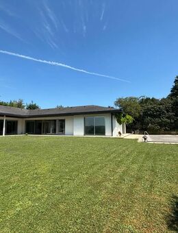 Exklusive 3,5-Zimmer-Erdgeschosswohnung mit Pool & Garten in Baienfurt - Baienfurt