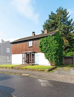 PHI AACHEN -Charmanter Wohntraum mit Gartenidylle und Garage in Aachen-Oberforstbach! - Aachen
