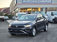 VW T-Roc, 150 # # # Life, Jahr 2023 - Dettingen (Erms)