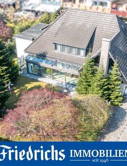 Großzügiges Wohnhaus mit Wohnwintergarten, Garage und Wohnmobilcarport in Rastede-Wahnbek - Rastede