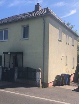 2 Familienhaus in Ortsrandlage (Jetzt Preisgesenkt) - Bischofsheim (Rhön) Zentrum