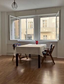 Bezugsfreie helle 3-Zimmer-Familien-Wohnung am Spreebogen nahe Tiergarten mit Gemeinschaftsgarten - Berlin