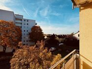 BEZUGSFREI! Sonnige 3-Zimmer-Eigentumswohnung im 2.OG mit Einzelgarage - Gerbrunn