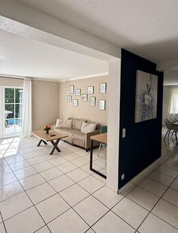 Wohnung mit Wow-Faktor - eigener Pool, 5,5 Zimmer & sonnige Terrasse - Schutterwald