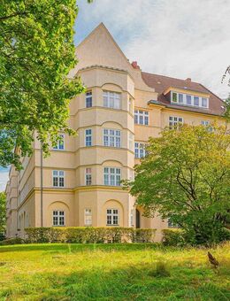 Schicke 2-Zimmer Dachgeschoss Wohnung mit großzügigem West-Balkon - Berlin