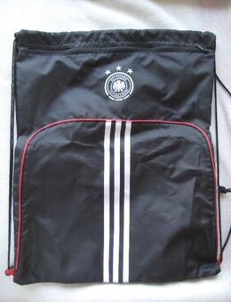 Neuer Schuhsack / Sportbeutel in Schwarz von ADIDAS im Design des Deutschen Fußball-Bundes / DFB; 100 % original und unbenutzt; zusätzliches Fach mit Reißverschluss für Socken, Schlüssel, oder ähnliches; 7 € - Unterleinleiter