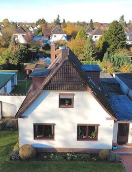 Großes Einfamilienhaus auf weitläufigem Grundstück - Neumünster